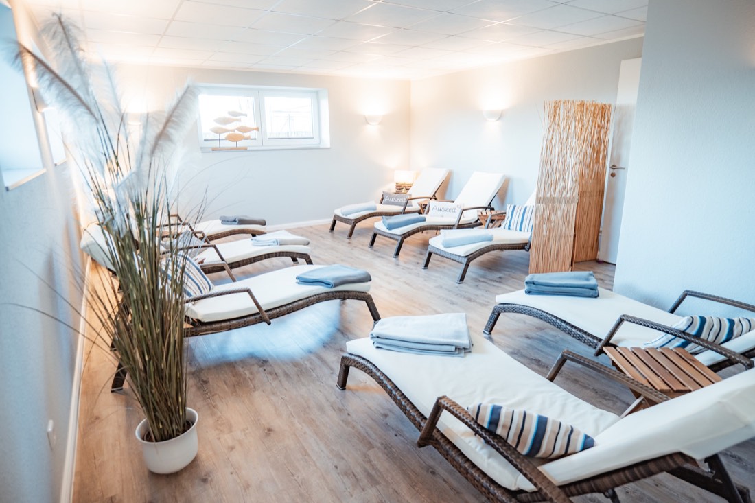 Ruhebereich im Wellnessbereich der Nordsee Lodge